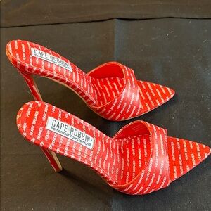Cafe Robbin Remember Your Comfort Heart Breaker Red Shoes Size 6